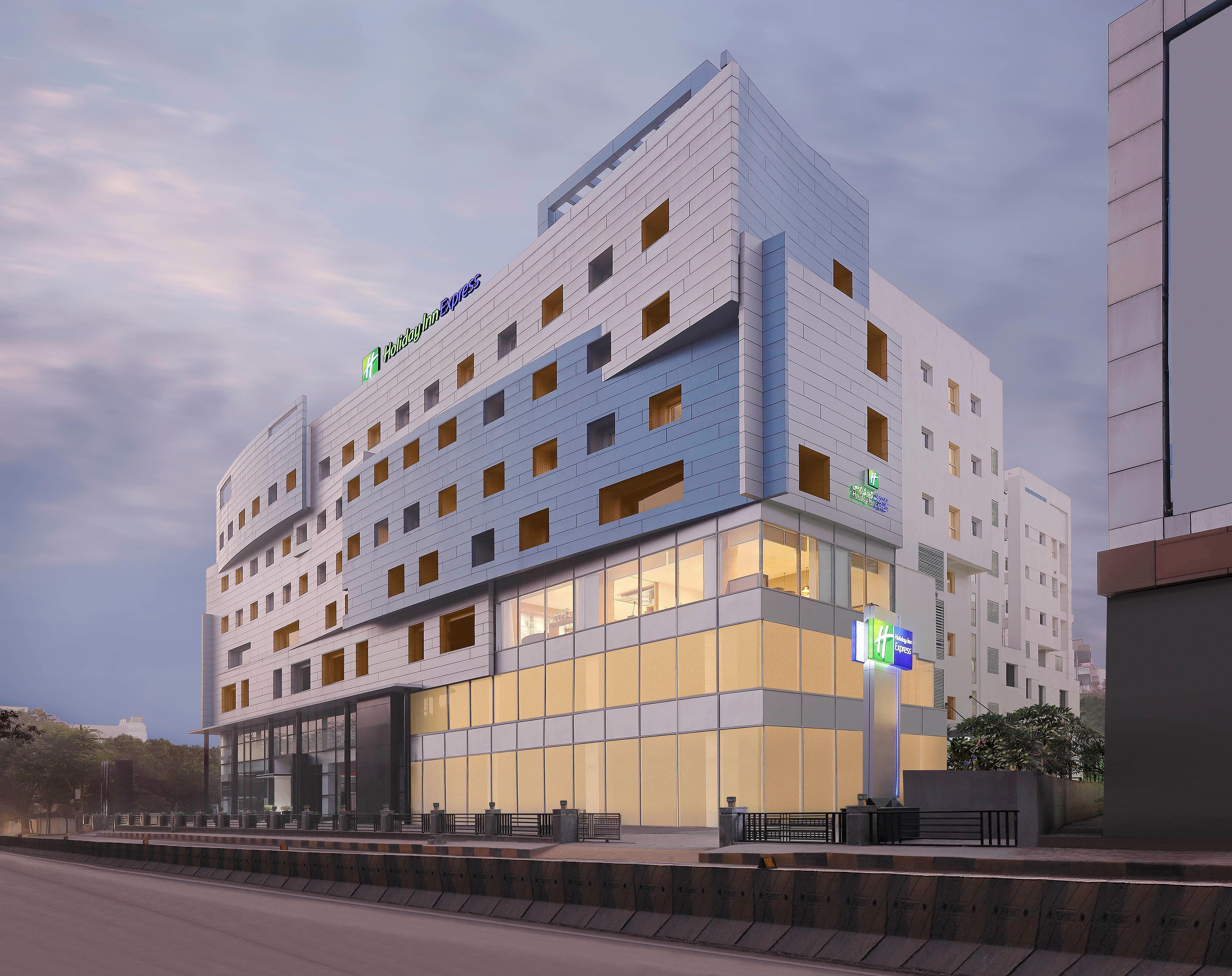 Holiday Inn Express Hyderabad Banjara Hills, An Ihg Hotel Εξωτερικό φωτογραφία